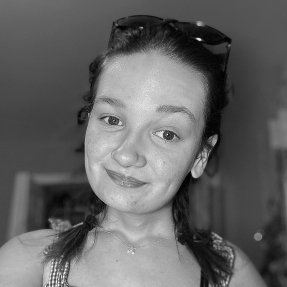 Meet your Posher, Jessica - Picture 1 of 1